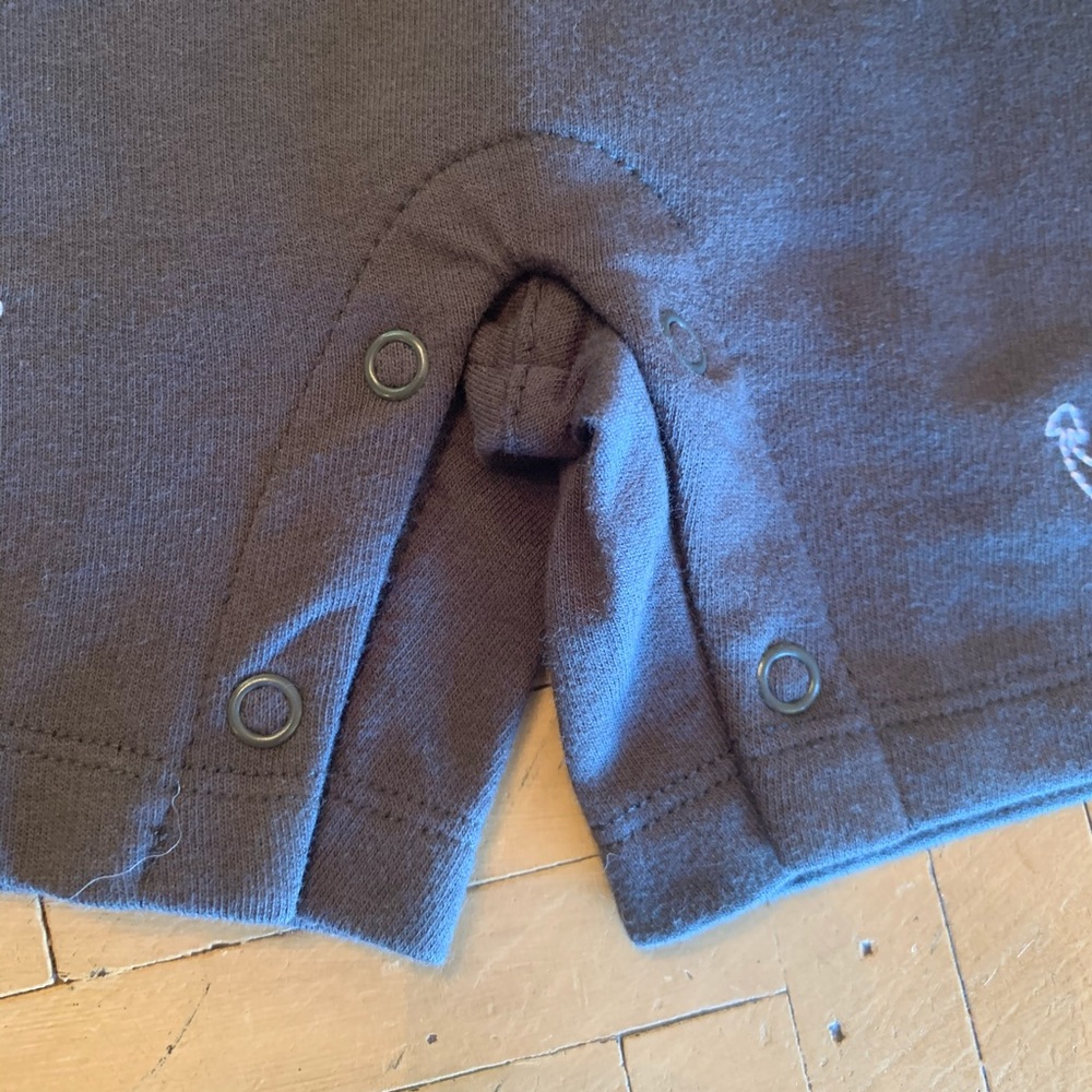 ❌SOLD❌Gray Nautical Boy’s Romper Overalls Size 12 - Picture 3 of 7
